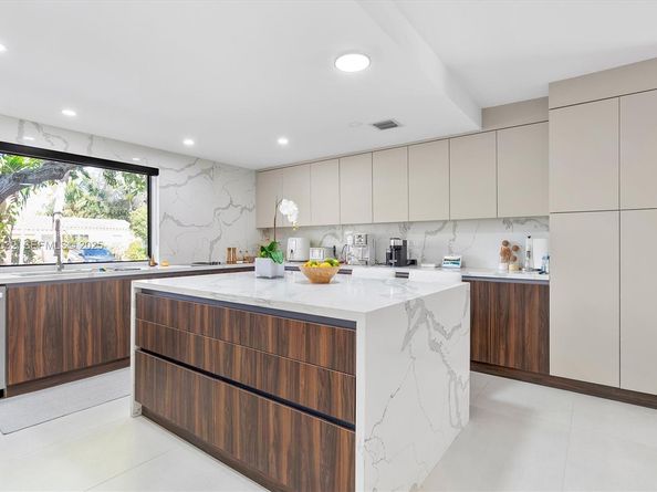 210 NE 107 st, Miami Shores FL 33161