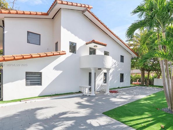 210 NE 107 st, Miami Shores FL 33161