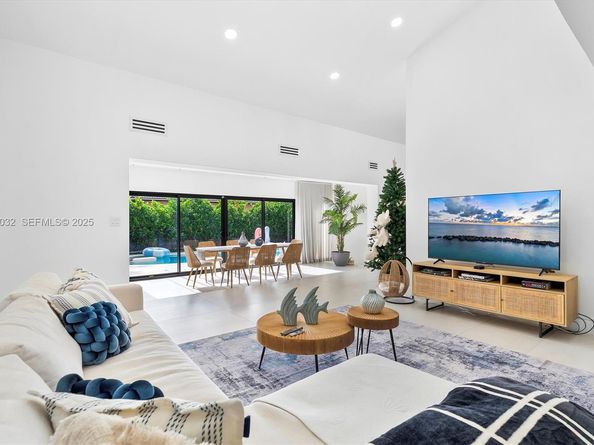 210 NE 107 st, Miami Shores FL 33161