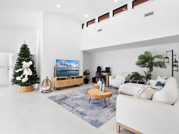 210 NE 107 st, Miami Shores FL 33161