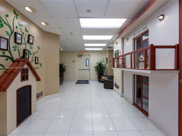 4779 Collins Ave 1205, Miami Beach FL 33140