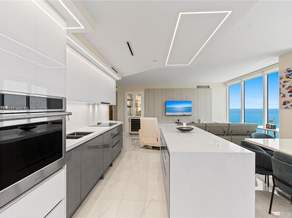 4779 Collins Ave 1205, Miami Beach FL 33140