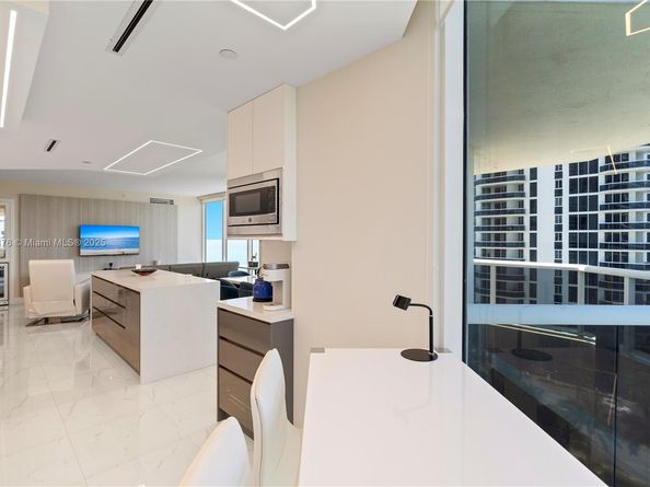 4779 Collins Ave 1205, Miami Beach FL 33140