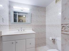 2500 Parkview Dr 2315, Hallandale Beach FL 33009