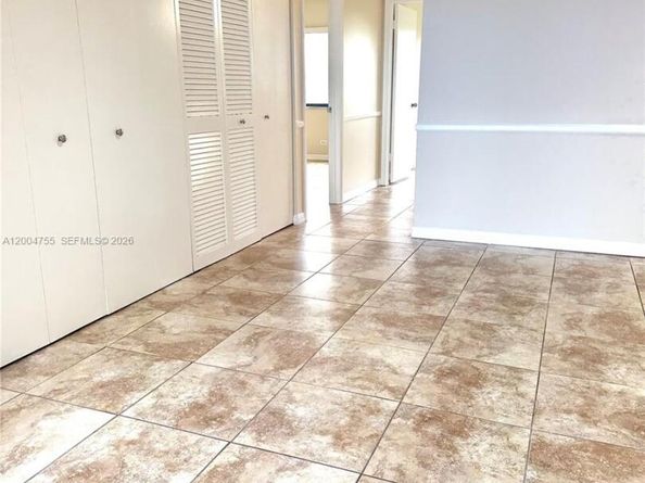 6601 SW 116th Ct 403, Miami FL 33173