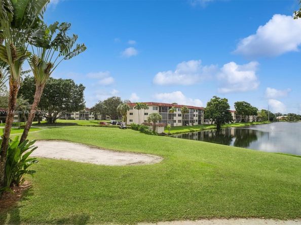 411 S Hollybrook Dr 204, Pembroke Pines FL 33025