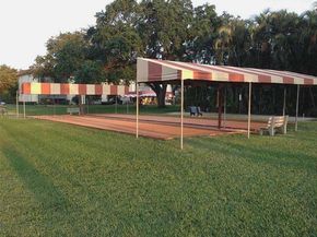 411 S Hollybrook Dr 204, Pembroke Pines FL 33025