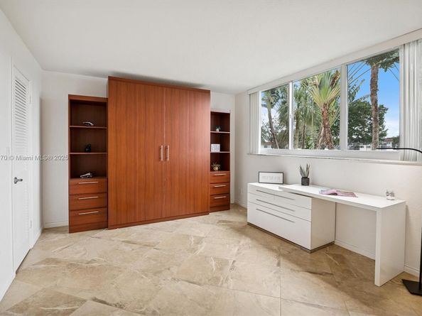 411 S Hollybrook Dr 204, Pembroke Pines FL 33025