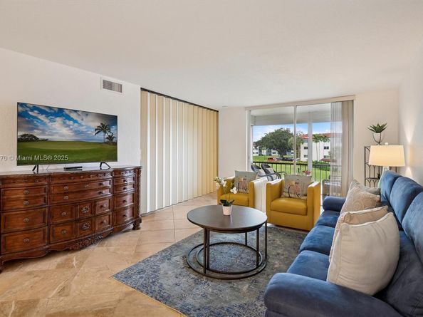 411 S Hollybrook Dr 204, Pembroke Pines FL 33025