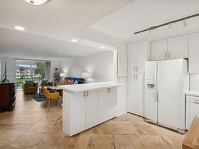 411 S Hollybrook Dr 204, Pembroke Pines FL 33025