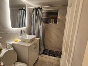 831 NW 140th St, Miami FL 33168