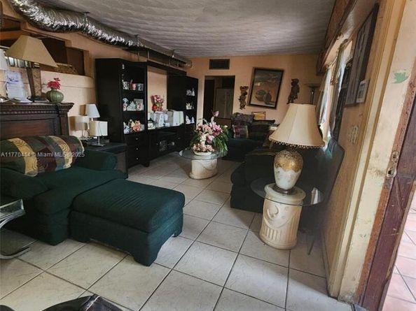 831 NW 140th St, Miami FL 33168