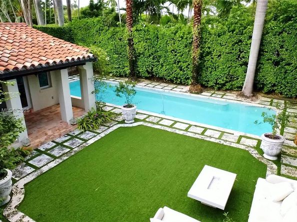 5711 N Bay Rd, Miami Beach FL 33140