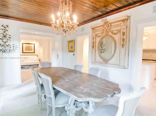 5711 N Bay Rd, Miami Beach FL 33140