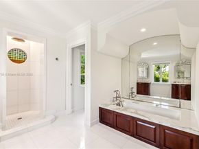 5711 N Bay Rd, Miami Beach FL 33140