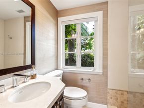 5711 N Bay Rd, Miami Beach FL 33140