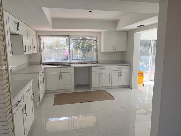 1980 NE 185th Ter, North Miami Beach FL 33179