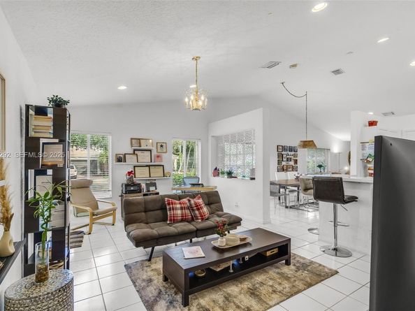 1509 Sunset Way, Weston FL 33327