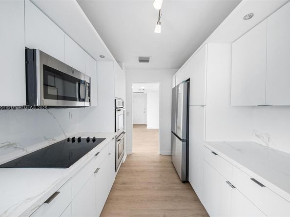 9100 W Bay Harbor Dr 5A, Bay Harbor Islands FL 33154