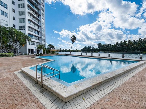 9100 W Bay Harbor Dr 5A, Bay Harbor Islands FL 33154