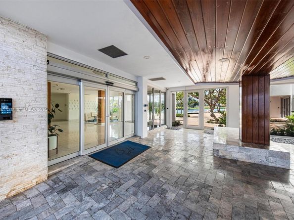 9100 W Bay Harbor Dr 5A, Bay Harbor Islands FL 33154