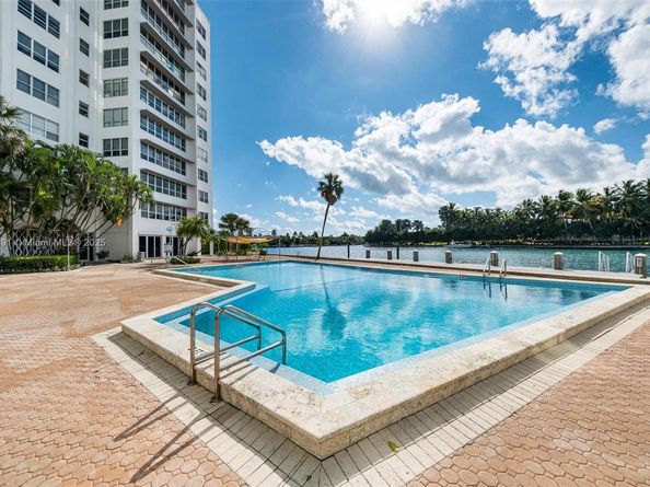 9100 W Bay Harbor Dr 5A, Bay Harbor Islands FL 33154