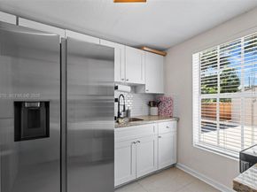 3151 NW 59th St, Miami FL 33142