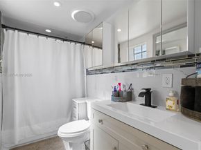 3151 NW 59th St, Miami FL 33142