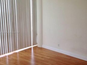 900 Bay Dr 513, Miami Beach FL 33141