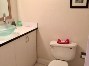 900 Bay Dr 513, Miami Beach FL 33141