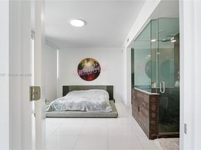 1040 Biscayne Blvd 1905, Miami FL 33132