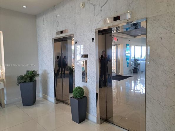 345 N Fort Lauderdale Beach Blvd 202, Fort Lauderdale FL 33304