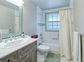 9929 NW 49th Ter, Doral FL 33178