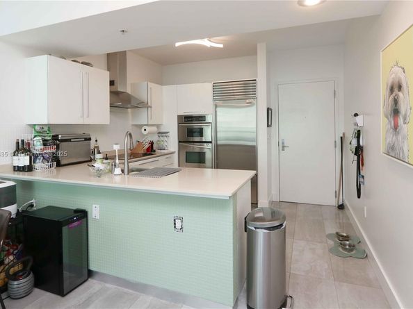 218 SE 14th St 1406, Miami FL 33131