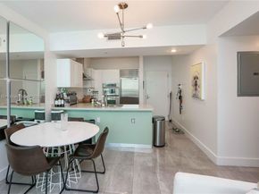 218 SE 14th St 1406, Miami FL 33131