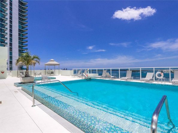 218 SE 14th St 1406, Miami FL 33131