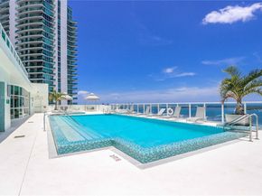 218 SE 14th St 1406, Miami FL 33131