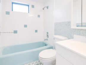 1662 Lincoln Ct 402, Miami Beach FL 33139