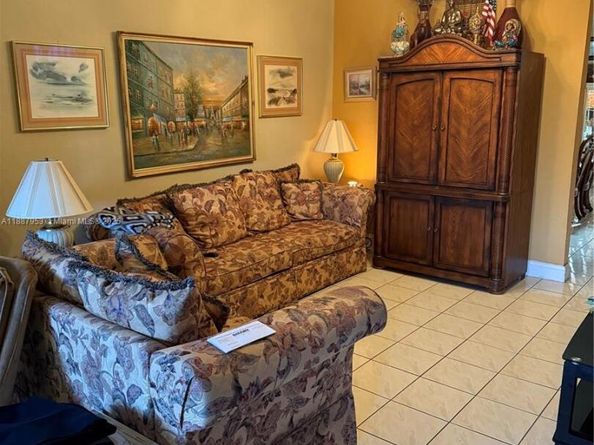 910 SW 104th Ave 26B, Miami FL 33174