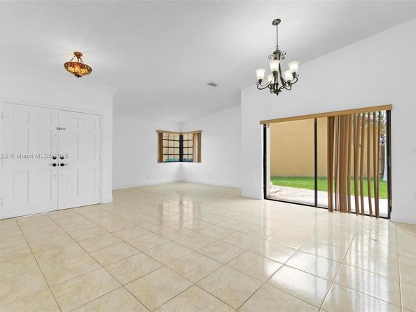 6234 SW 151st Ct, Miami FL 33193
