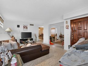 450 SW 9th St, Miami FL 33130