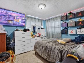 450 SW 9th St, Miami FL 33130