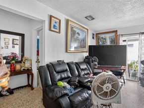 450 SW 9th St, Miami FL 33130
