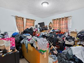 450 SW 9th St, Miami FL 33130