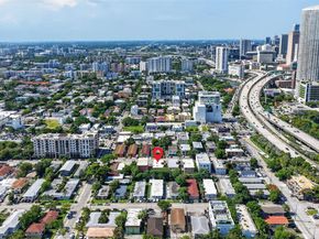 450 SW 9th St, Miami FL 33130