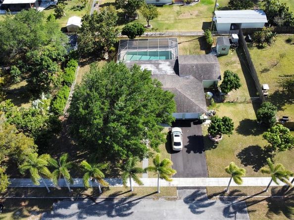 434 NW 20th St, Homestead FL 33030