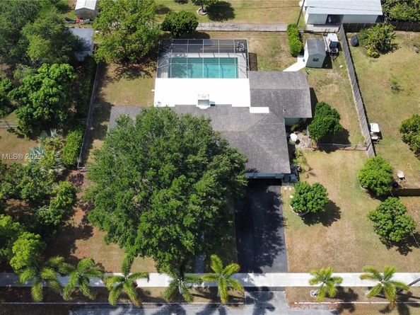 434 NW 20th St, Homestead FL 33030