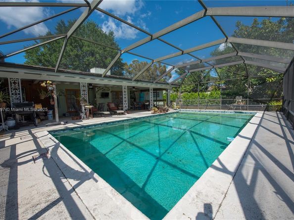 434 NW 20th St, Homestead FL 33030