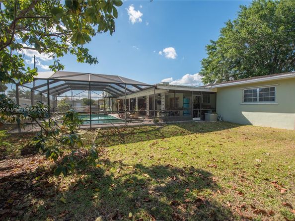 434 NW 20th St, Homestead FL 33030