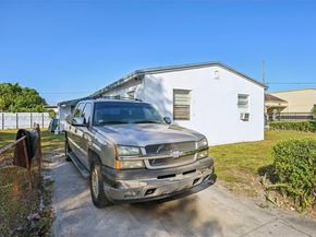 15900 NW 27th Ct, Miami Gardens FL 33054